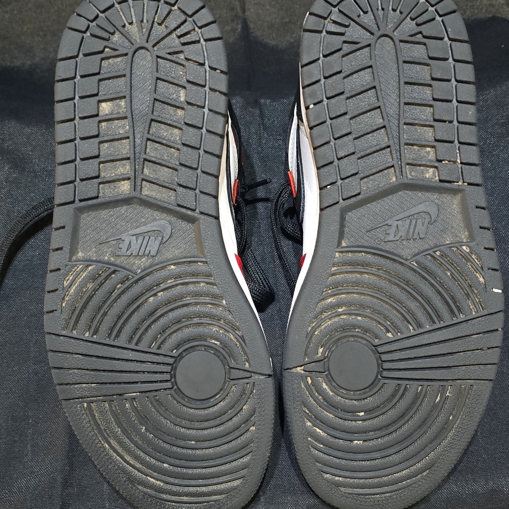 Jordan 1 Retro High Sain Snake Chicago (Women's Size 6.5) - Picture 7 of 11
